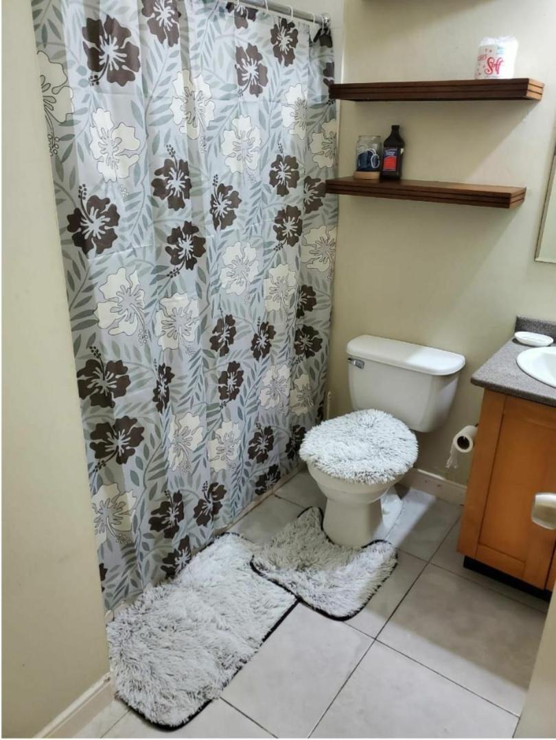 #1 Jacaranda Vacation Home Spanish Town Eksteriør billede